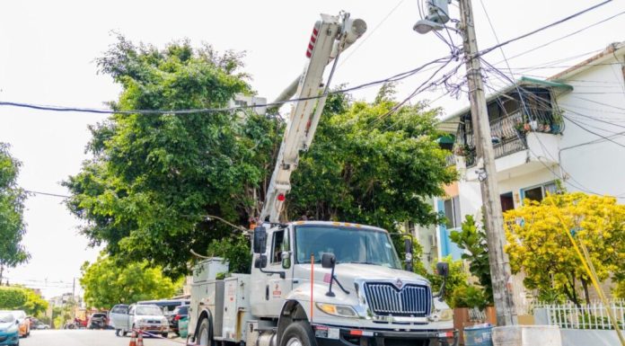 Lluvias afectan servicio eléctrico; Edeeste activa brigadas y pide precaución