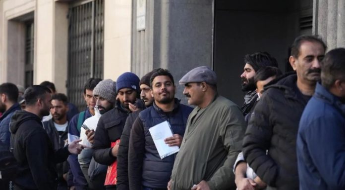 España empieza a aceptar solicitudes en su proceso masivo de regularización de migrantes