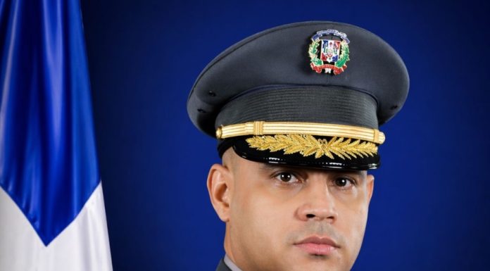 Presidente Abinader asciende a Francisco Pimentel a general y lo designa director de Transformación Policial