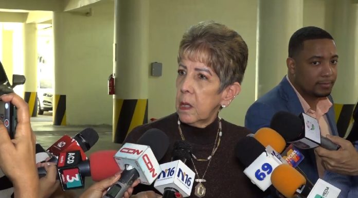 Senadora Ginette Bournigal critica gobierno gaste RD$1,152 millones en alimentación estatal y pide mayor austeridad