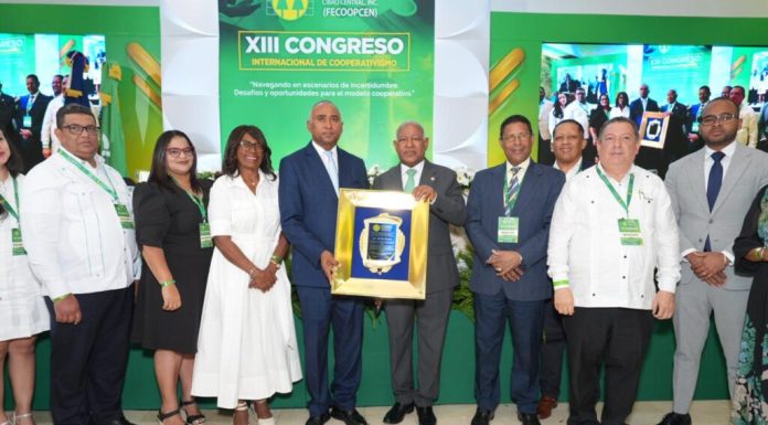 150 cooperativas de seis países reconocen la trayectoria del senador Julito Fulcar como líder del cooperativismo dominicano e internacional