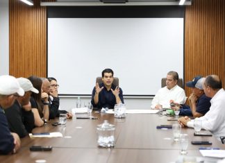 Wellington Arnaud verifica con comité de veeduría avances de construcción alcantarillado sanitario en Licey al Medio