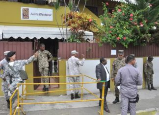 Ciudadanos que acuden por primera vez a buscar nueva cédula denuncian lentitud en proceso