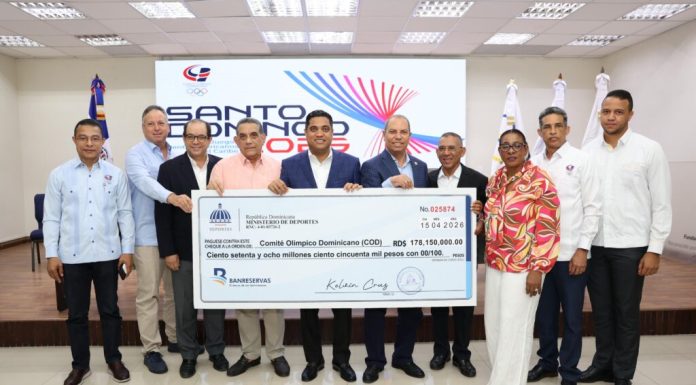 Ministro Kelvin Cruz entrega RD$178 millones más al COD para preparación de atletas