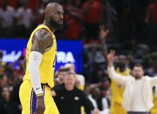 LeBron James sigue acabando en los playoffs e insiste: ‘Yo soy el Rey’