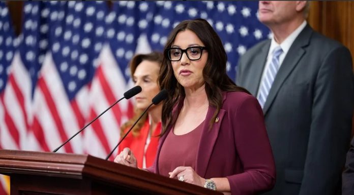 Renuncia la secretaria de Trabajo de Estados Unidos en medio de investigaciones en su contra