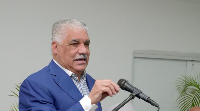 Miguel Vargas responde a Abinader, pide gobierno dejar las poses y gerenciar la crisis