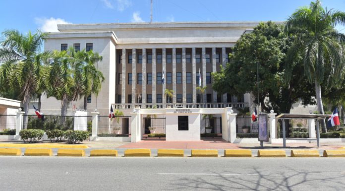 Ministerio de Educación suspende docencia para este jueves en Puerto Plata y Espaillat por alerta roja