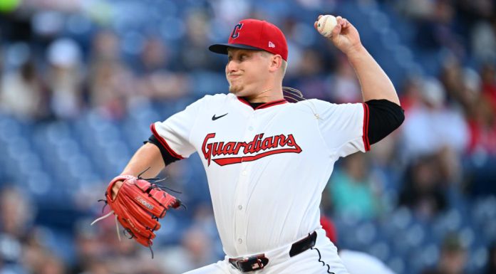 Messick se queda a un out de la historia y lidera triunfo de Guardianes sobre Orioles