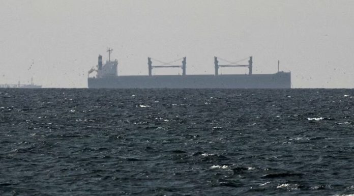 El nuevo bloqueo de Ormuz dispara el petróleo un 7% y supera los 100 dólares