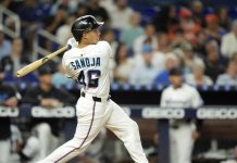 Sanoja y Caissie lideran triunfo de Marlins para dividir serie ante Rojos