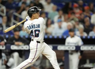 Sanoja y Caissie lideran triunfo de Marlins para dividir serie ante Rojos