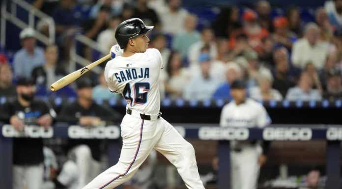 Sanoja y Caissie lideran triunfo de Marlins para dividir serie ante Rojos