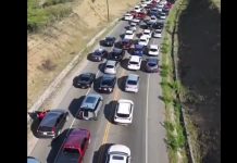 Taponamiento kilométrico en carretera Sánchez, pese a poner Circunvalación de Baní de una sola vía