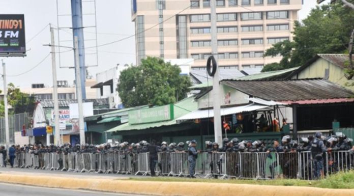 Familiares del fallecido comunicador Jhony Marte denuncian desalojo irregular de terrenos de la emblemática esquina donde nació Tele Ofertas