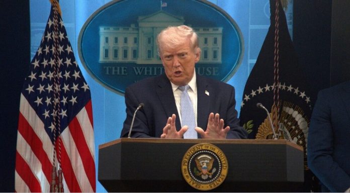 Trump accede a una tregua de dos semanas mientras Irán se compromete a reabrir el estrecho de Ormuz