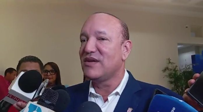 Alcalde de Santiago amenaza con mano dura contra quienes violen las disposiciones durante Semana