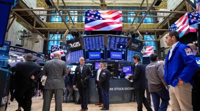 Wall Street cierra en rojo tras los últimos ataques de Estados Unidos en el estrecho de Ormuz