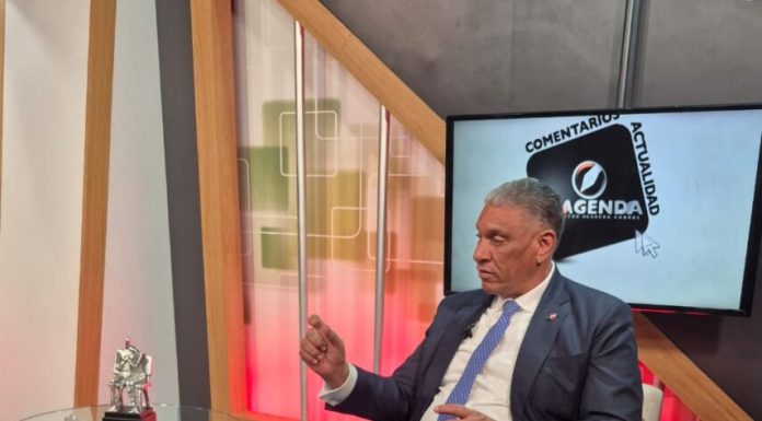Video- Vásquez aclara el tema de apresamientos y deportaciones por parte del ICE; lo maneja la embajada