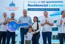 Ministro Ito Bisonó afirma continuidad del programa Familia Feliz; entrega junto al presidente Luis Abinader 144 apartamentos en Laderas del Este