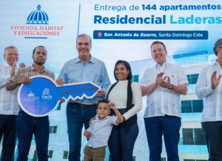 Ministro Ito Bisonó afirma continuidad del programa Familia Feliz; entrega junto al presidente Luis Abinader 144 apartamentos en Laderas del Este