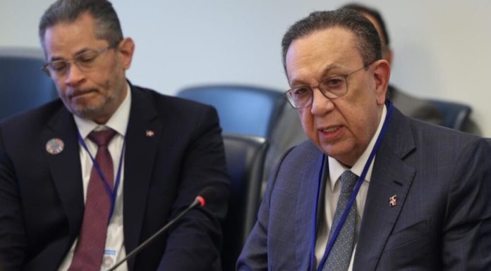 Valdez Albizu proyecta economía dominicana crecerá en torno al 3.5% y 4%
