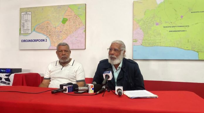 Juan Hubieres pide al Gobierno rebajar combustibles; acoge plazo 20 días solicitado por el ministro de Industria y Comercio
