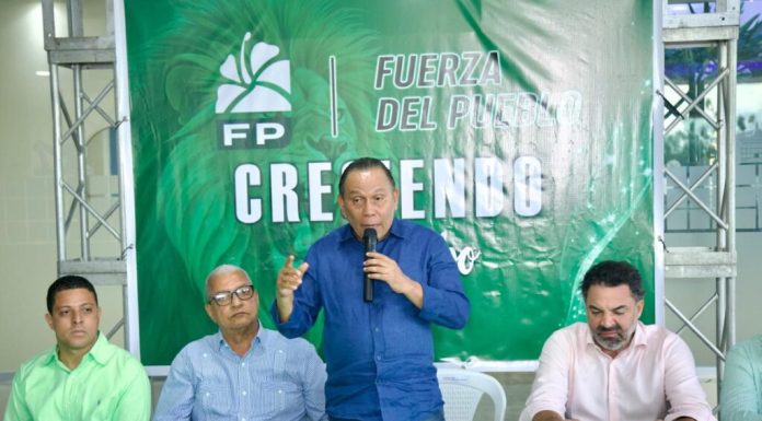 “En República Dominicana lo que tenemos de gobierno es una caricatura cómica”, afirma Radhamés Jiménez