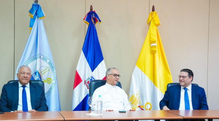 Gobierno explica plan para mitigar impacto de la crisis global al Episcopado Dominicano