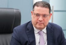 Gobierno continuará consultas ante impacto de crisis internacional; anuncia nueva reunión el lunes