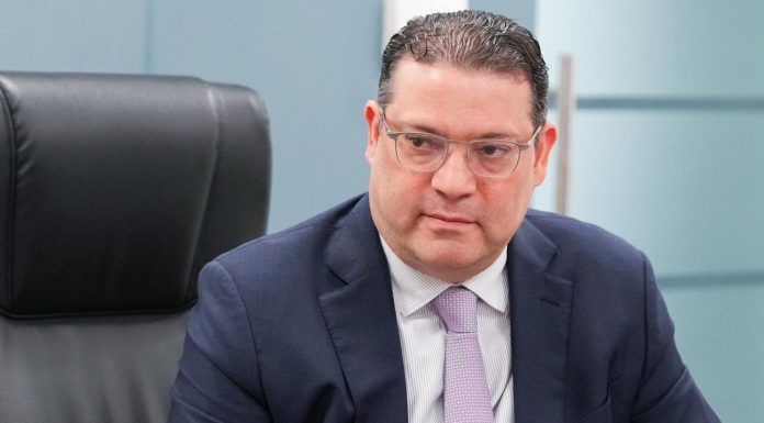 Gobierno continuará consultas ante impacto de crisis internacional; anuncia nueva reunión el lunes