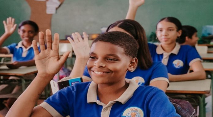 Educación mantiene suspensión de docencia en la capital y otras provincias en alerta amarilla