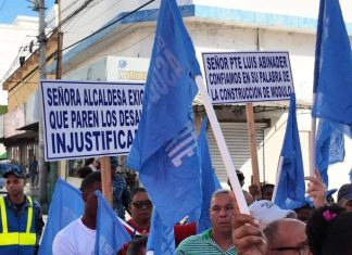 Buhoneros de la Avenida Duarte anuncian una marcha hacia el Palacio Nacional por amenaza de desalojo