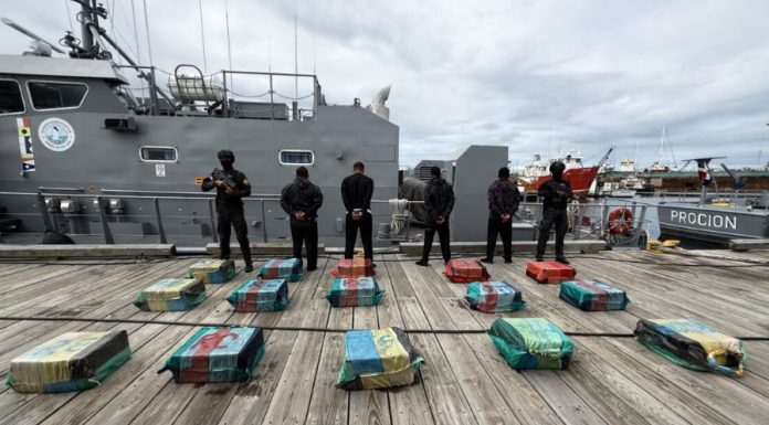 DNCD captura cuatro venezolanos con 450 paquetes de presunta cocaína en Peravia