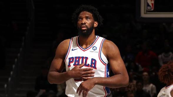 Joel Embiid es operado de emergencia por apendicitis y deja en incertidumbre a los Philadelphia 76ers