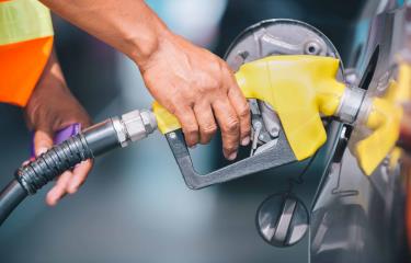 Gobierno congela precios de las gasolinas y gasoil; aumenta entre 15 y 17 pesos avtur y kerosene