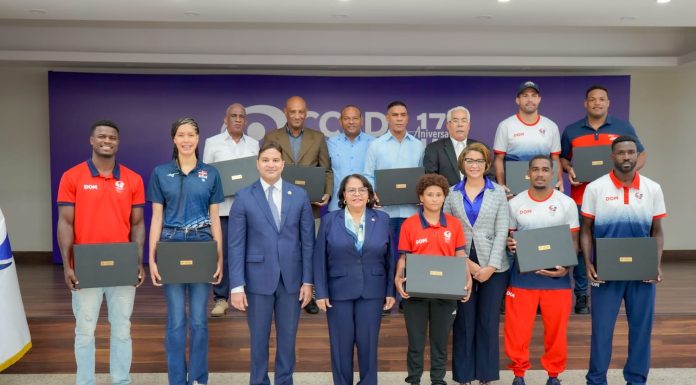 Cámara de Cuentas reconoce a atletas dominicanos medallistas por histórica actuación en Santo Domingo 2026