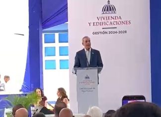 Video- Presidente Abinader reconoce la reforma policial enfrenta desafíos; dice no echará hacia atrás