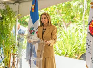 Carolina Mejía oficializa con una tarja el nombre Parque Mirador Sur Dr. Joaquín Balaguer